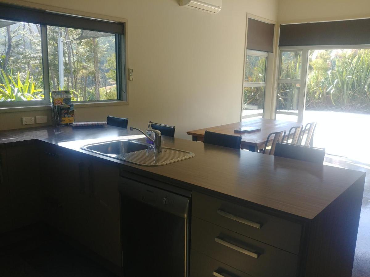 Ryder Ridge Holiday Home Motueka ภายนอก รูปภาพ